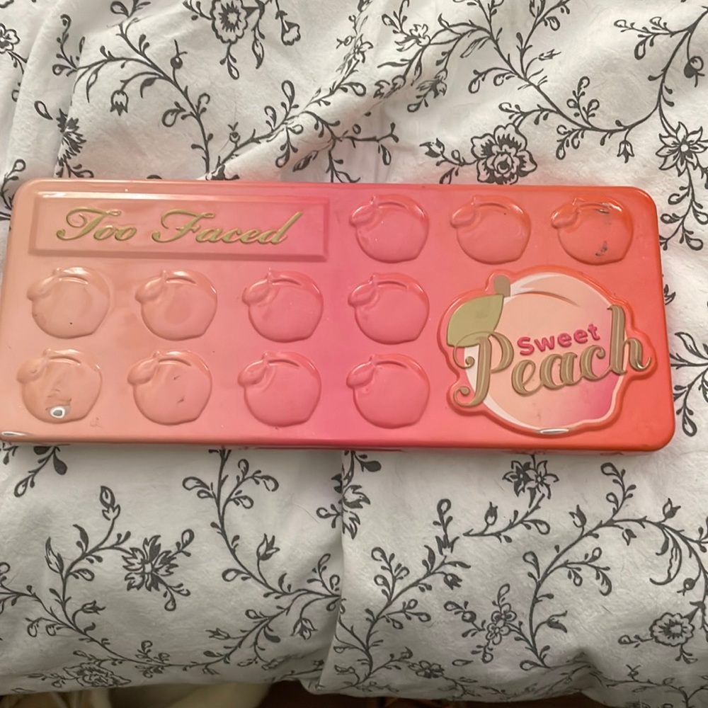 Too faced sweet peach palette